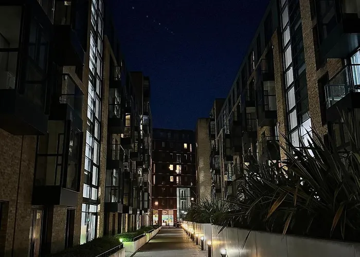 Birmingham City Centre Apartment - No Deposit Required- Free Parking